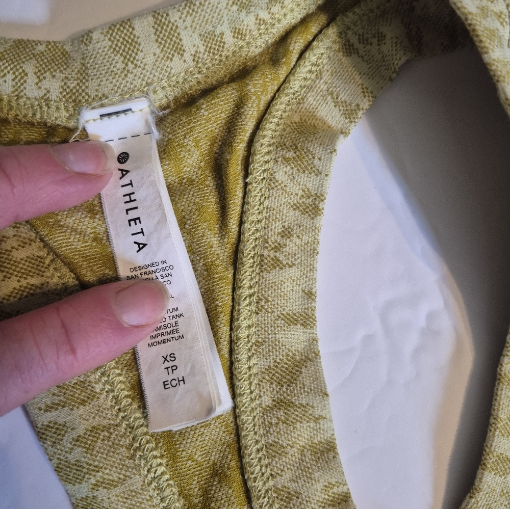 Athleta Momentum Tank Sz XS - Picture 2 of 3